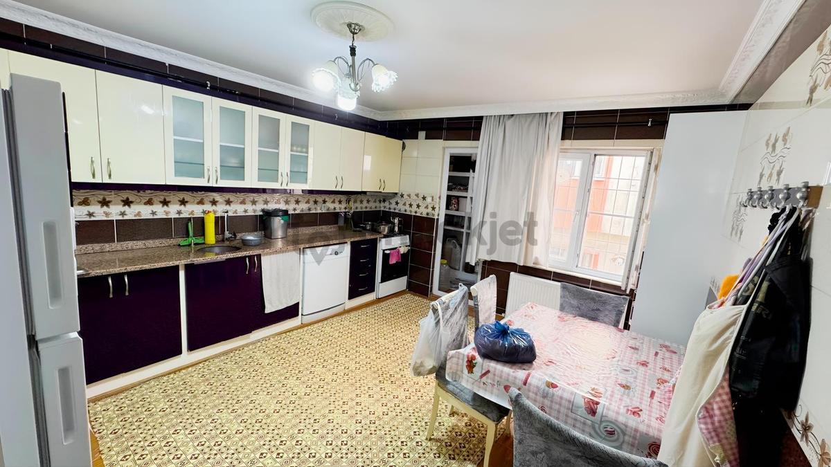 Ymz'den Güneş'te 140 M2 Sokağı Geniş 3 Katlı Doğalgazlı Müstakil
