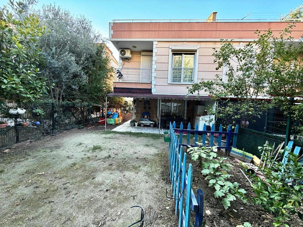 Villalar Bölgesinde 5+1 Satılık Müstakil Triplex - 5