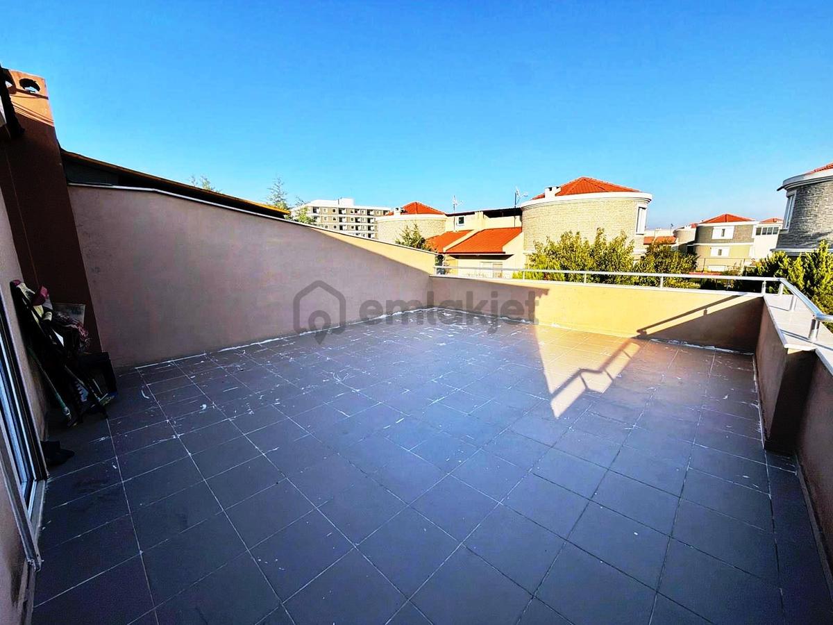 Villalar Bölgesinde 5+1 Satılık Müstakil Triplex - 32