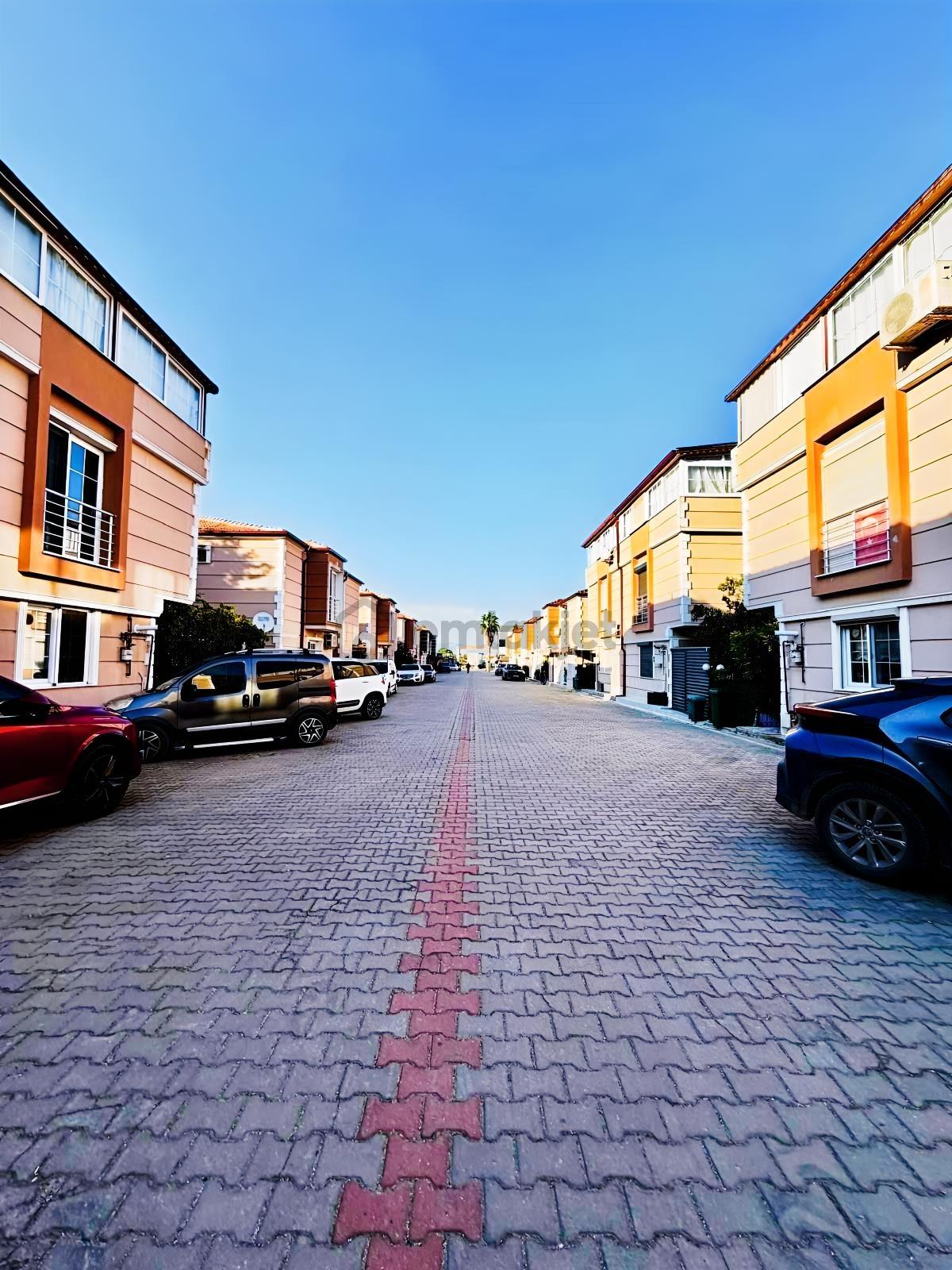 Villalar Bölgesinde 5+1 Satılık Müstakil Triplex - 35