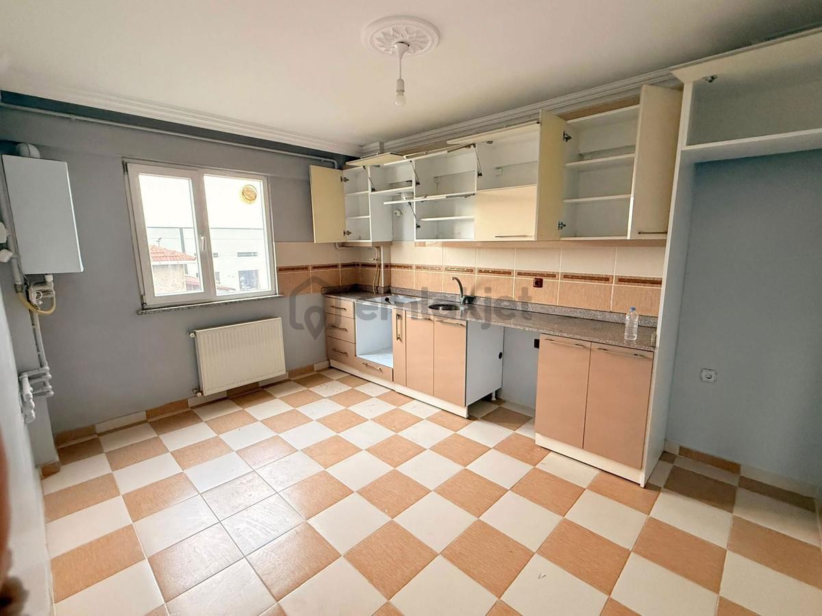 Çayırova Şekerpınar Dilara Sokakta Kiralık 3+1 Ebeveyn Banyolu - 8