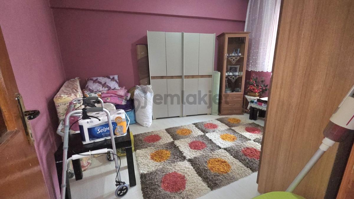 Keşan İstiklal Caddesi Üzerinde Satılık 3+1 Daire - 14
