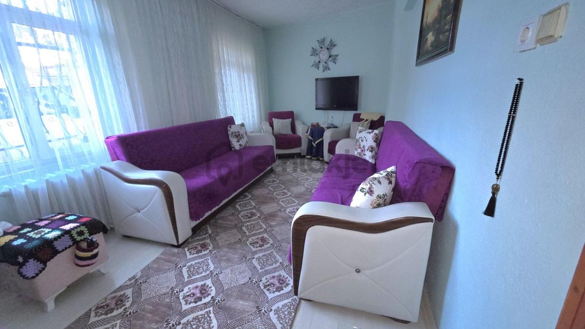 Keşan İstiklal Caddesi Üzerinde Satılık 3+1 Daire - 10