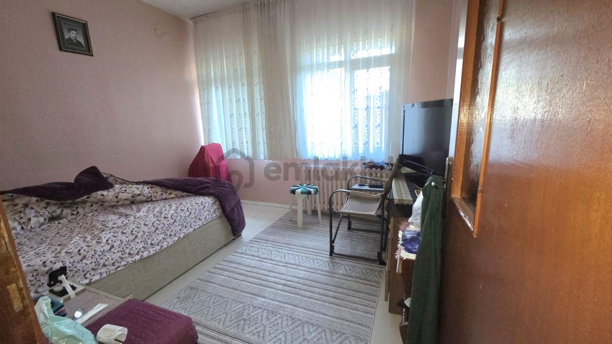 Keşan İstiklal Caddesi Üzerinde Satılık 3+1 Daire - 8