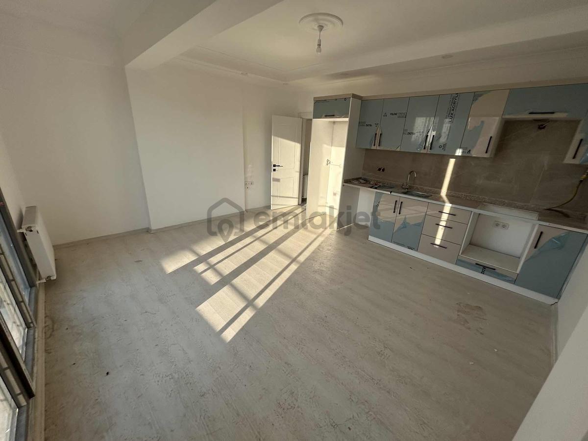 Onmax Bahçelievler'de Satılık 2+1 Ebeveyn Banyolu Daire