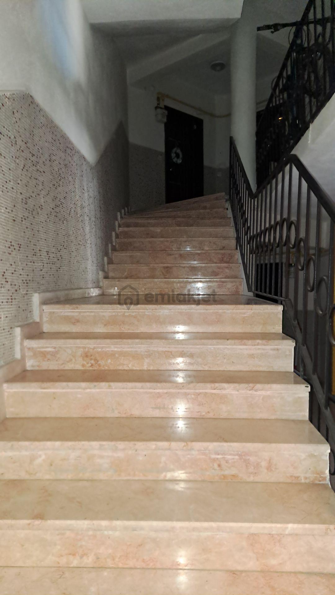 Kalıcı Konutlar 3. Bölgede Satılık Bakımlı Daire - 15