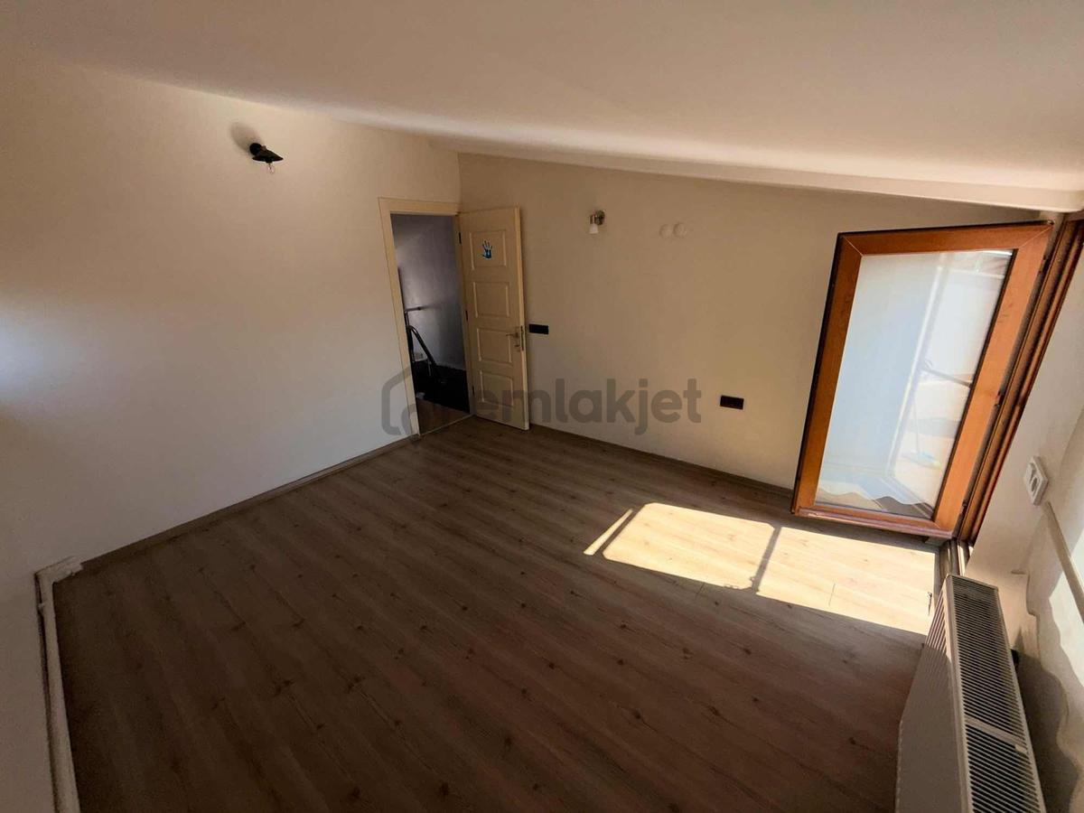 Ege Mahallesı & Dogalgazlı / Teraslı 3+1 Kıralık Daıre - 18