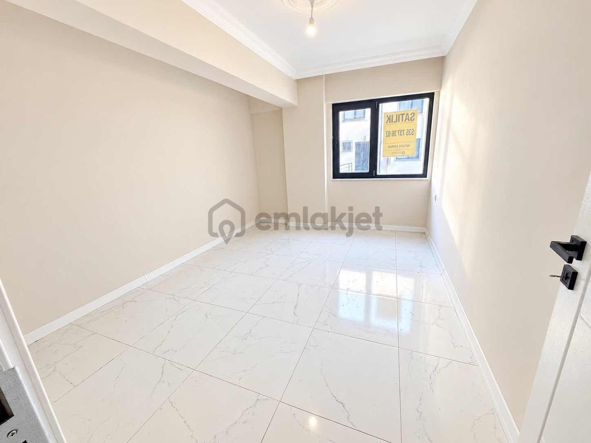 Cumhuriyet Mahalesinde 83 M2 2+0 Daire Kombi İçinde - 4