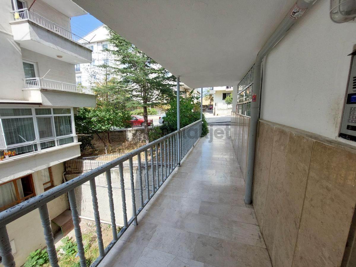 Etimesgut İstasyon Mah. Ara Kat Bakımlı Satılık 3+1 Daire - 3