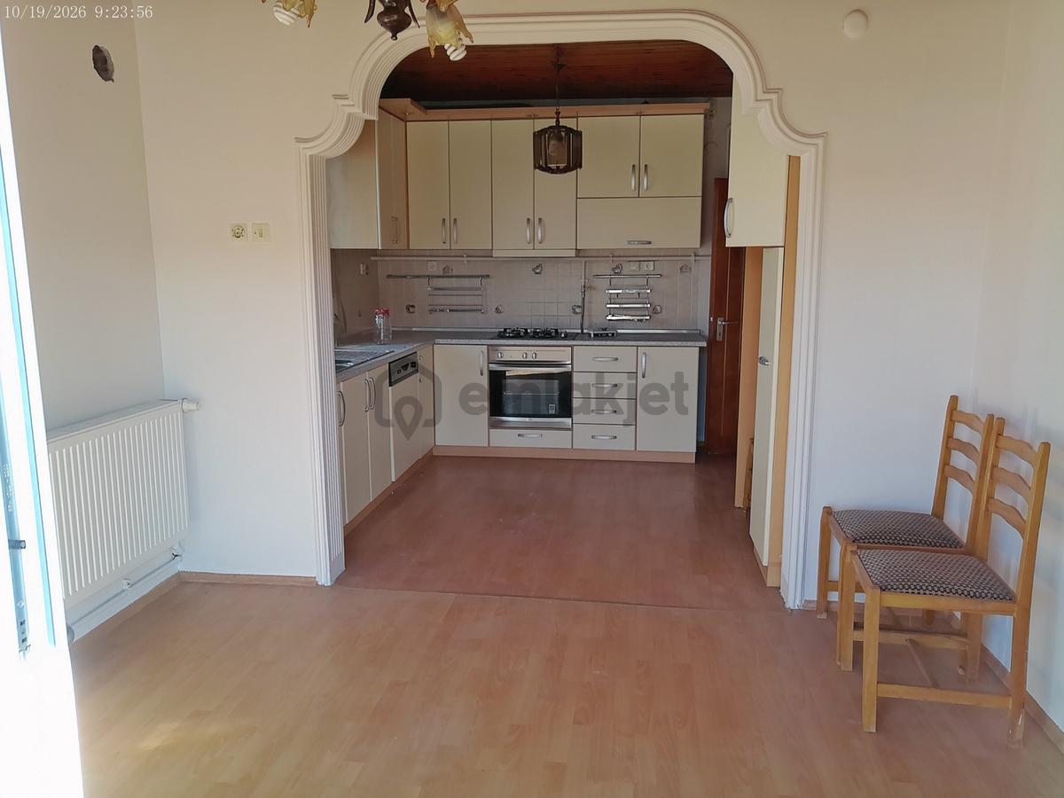 Serdivan Merkezde 200 M2 Geniş Bakımlı Düz Daire - 14