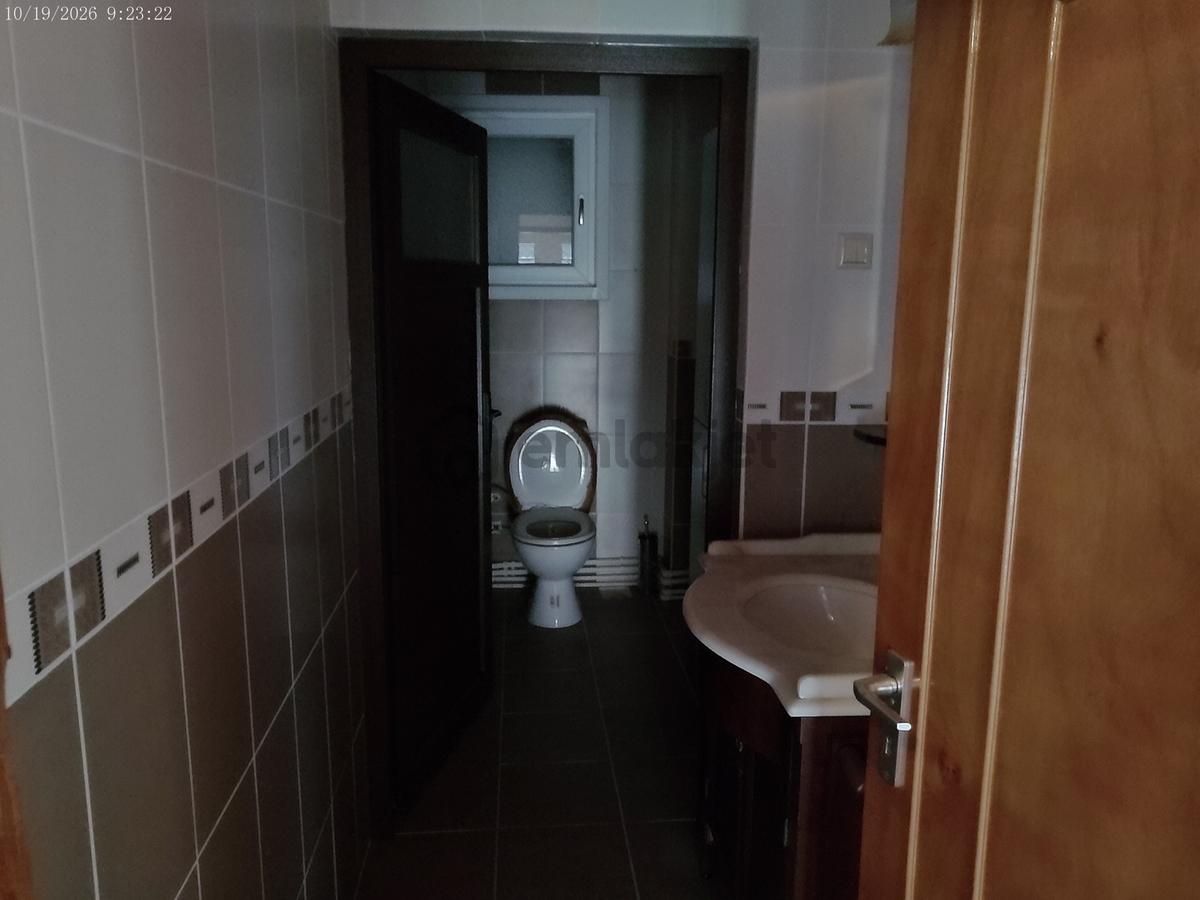 Serdivan Merkezde 200 M2 Geniş Bakımlı Düz Daire - 11