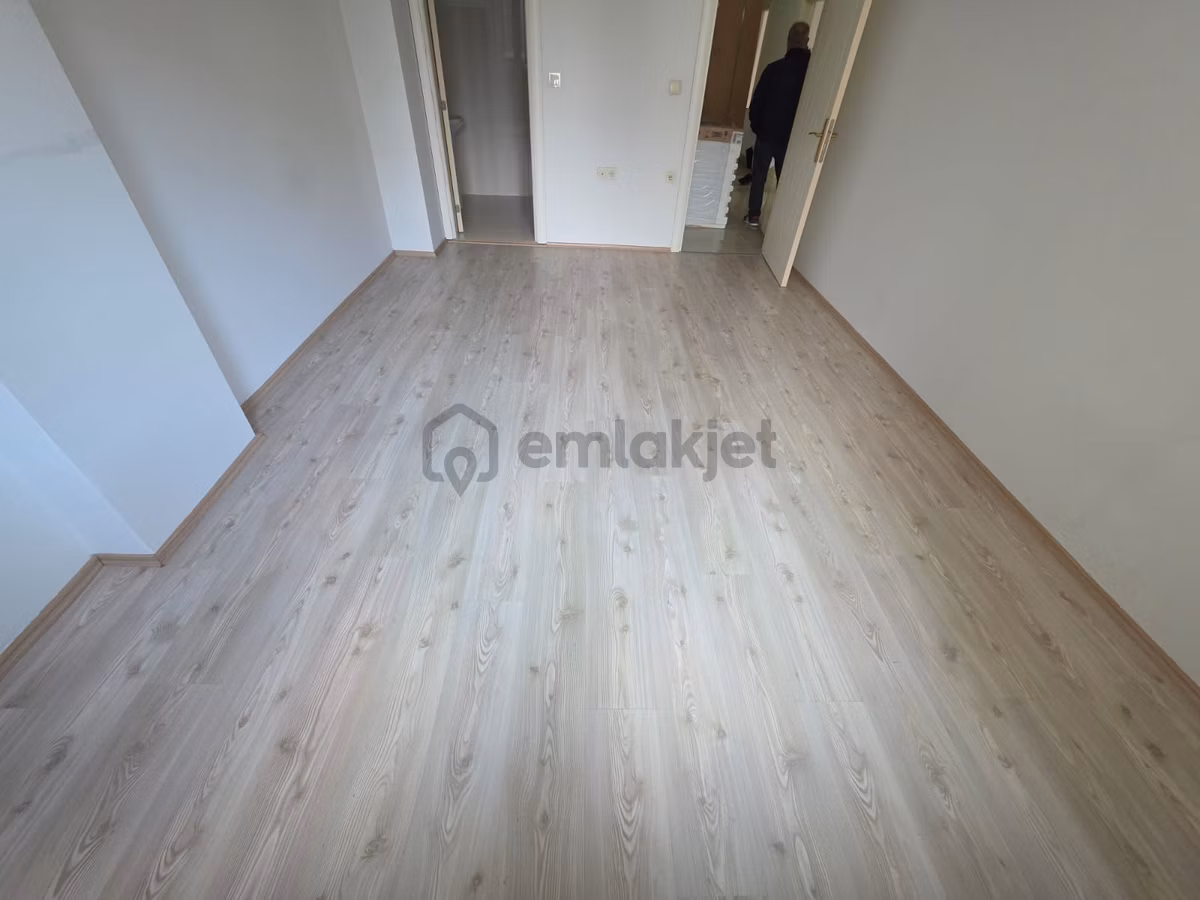 Muhittin Mahallesinde Geniş 3+1 Satılık Daire - 23