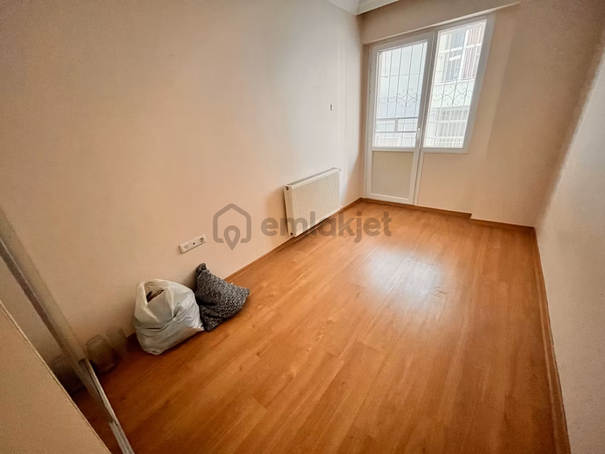 Hakimevlerinde Cadde Paralelinde 3+1 130m2 Temiz Bakımlı - 15