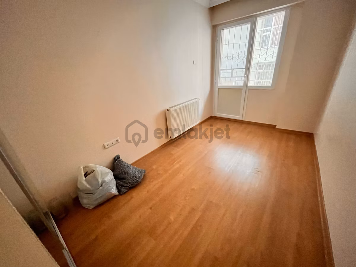 Hakimevlerinde Cadde Paralelinde 3+1 130m2 Temiz Bakımlı - 16