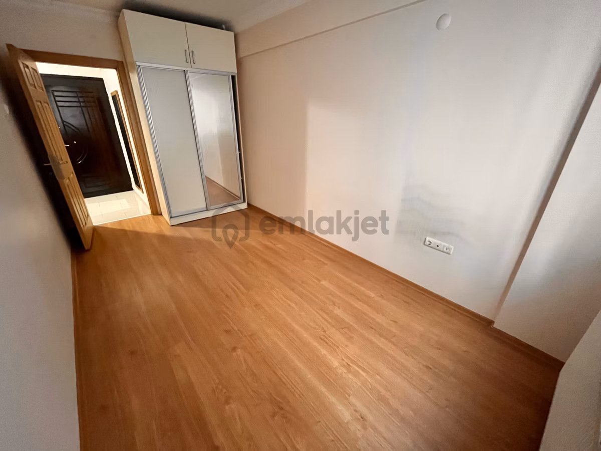 Hakimevlerinde Cadde Paralelinde 3+1 130m2 Temiz Bakımlı - 13
