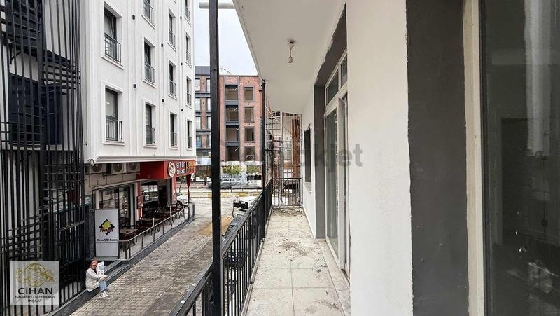 Kuşadası Merkezde İster Ofis İster Daire - 20