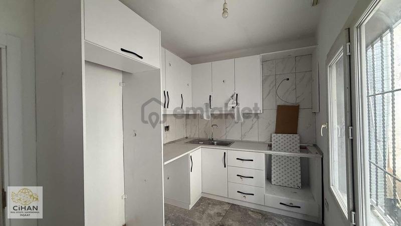 Kuşadası Merkezde İster Ofis İster Daire - 4