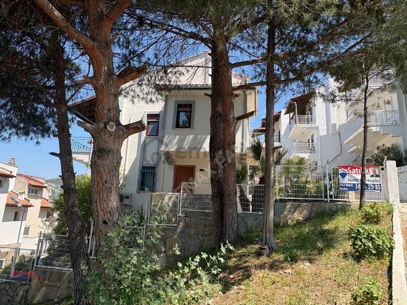 Kuşadası'nda Denize Yürüme Mesafesinde Satılık 4+1 Villa - 5