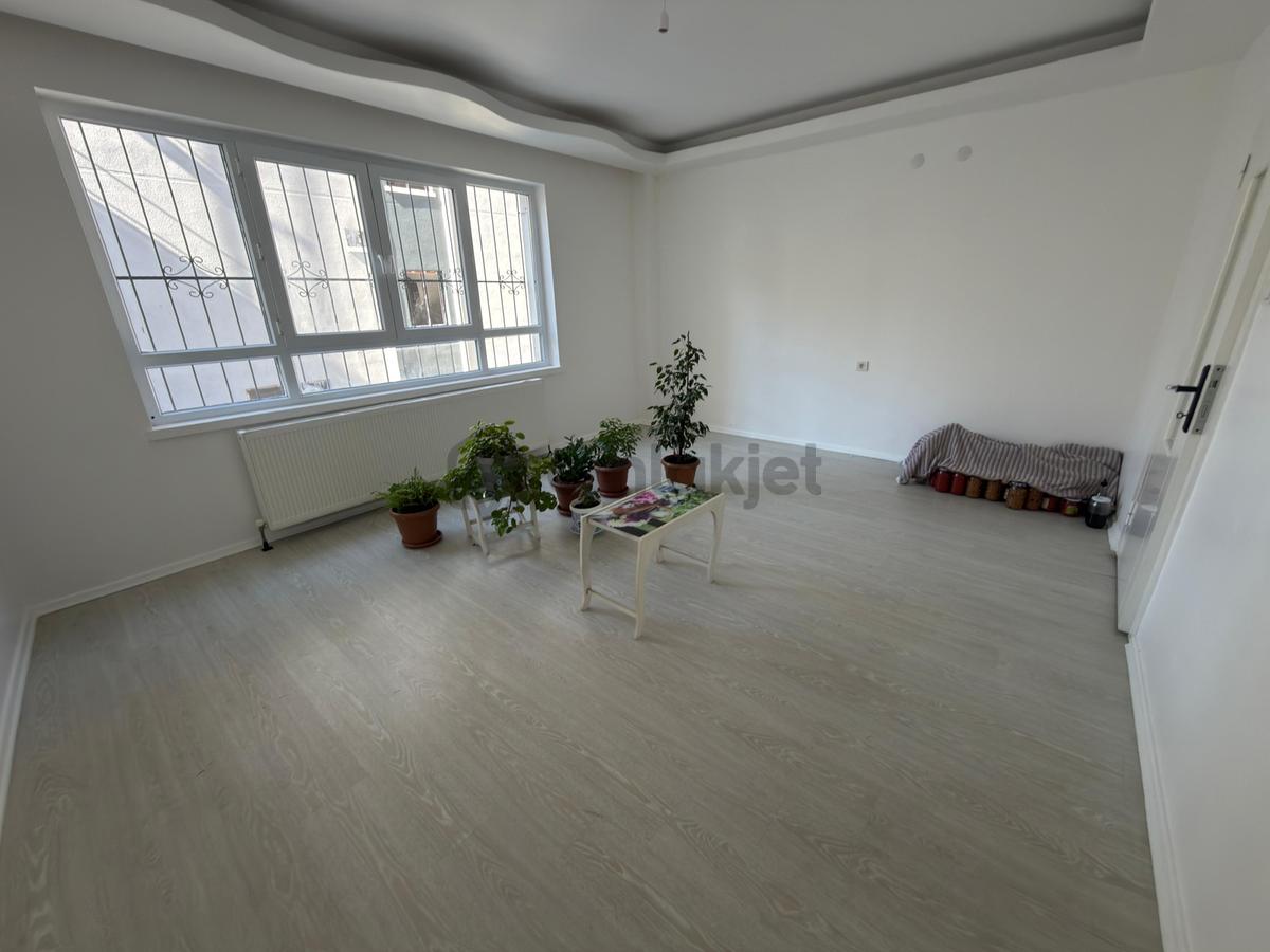 Ümitova Caddesinde Asansörlü Güney Doğu Cephe 4+1 - 19