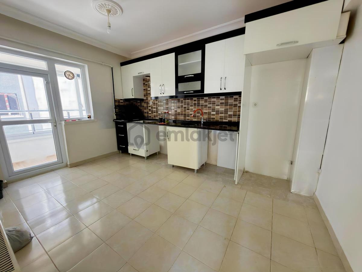 Ümitova Caddesinde Asansörlü Güney Doğu Cephe 4+1 - 28