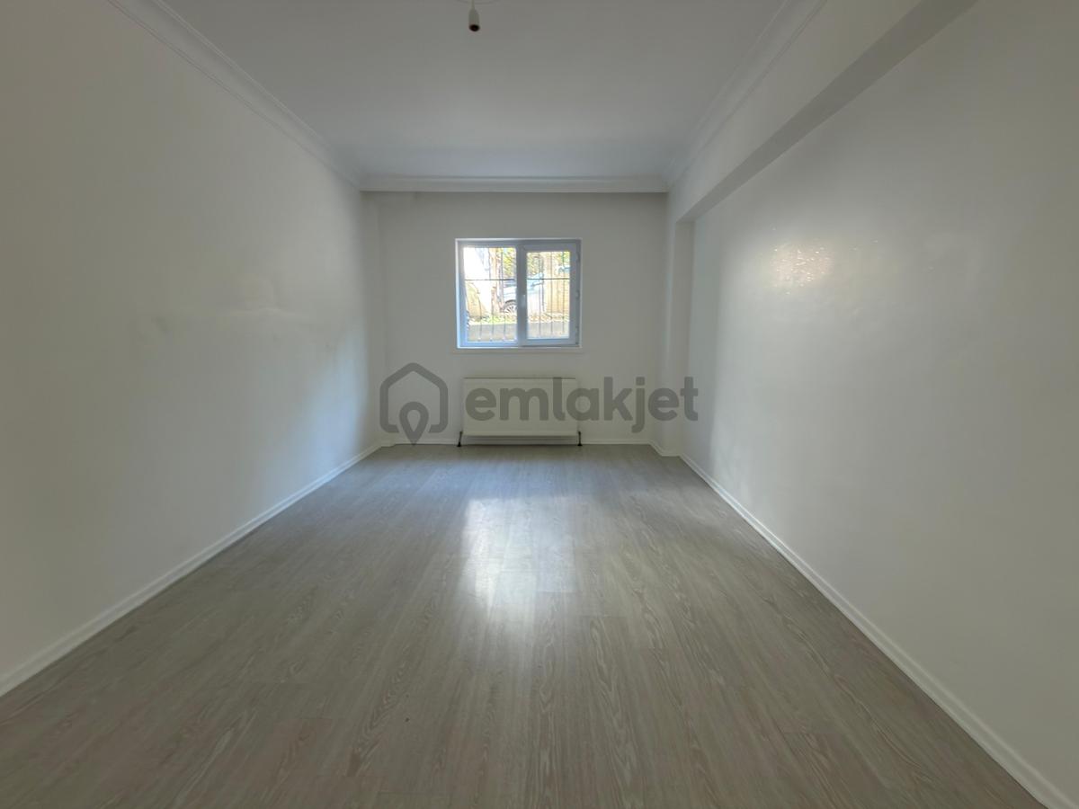 Ümitova Caddesinde Asansörlü Güney Doğu Cephe 4+1 - 4