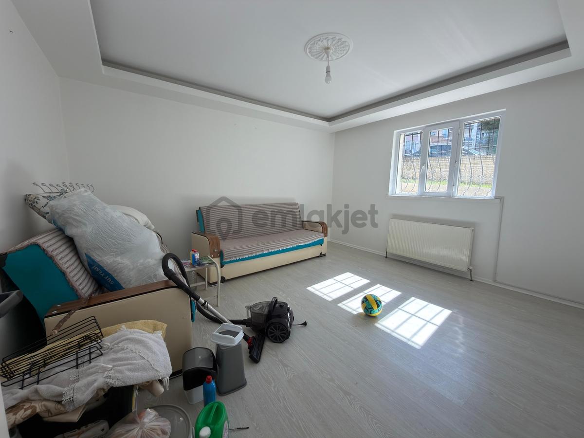 Ümitova Caddesinde Asansörlü Güney Doğu Cephe 4+1 - 9