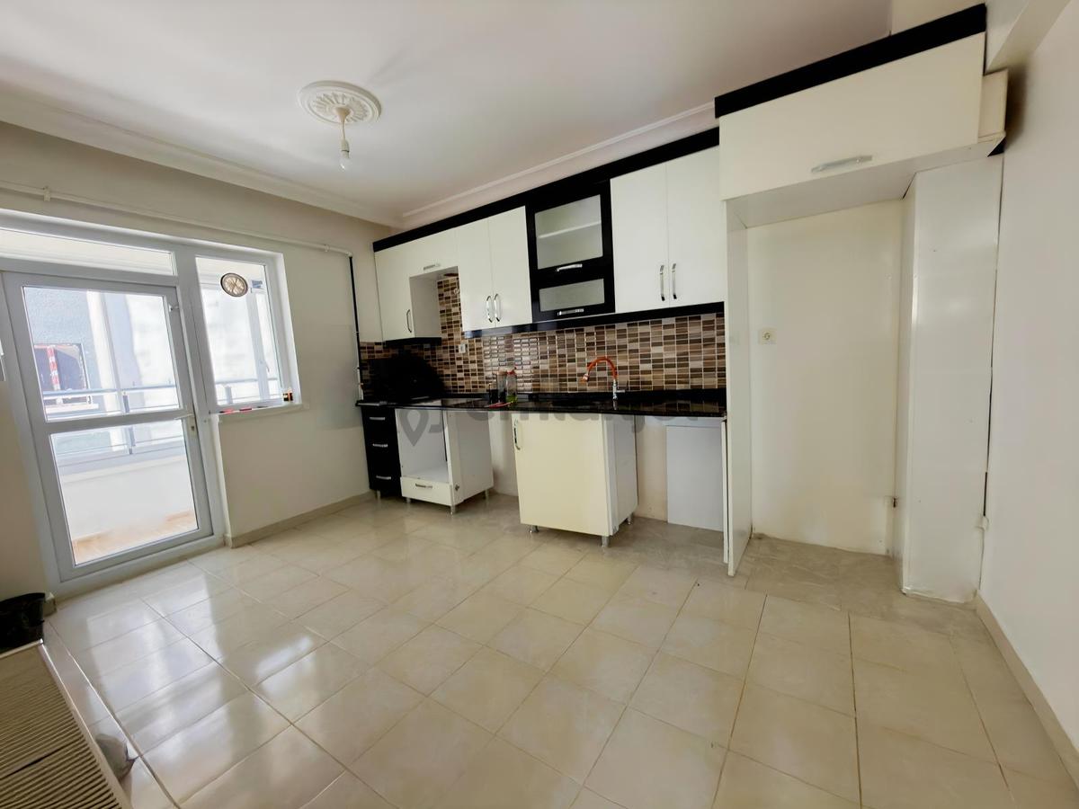 Ümitova Caddesinde Asansörlü Güney Doğu Cephe 4+1 - 35
