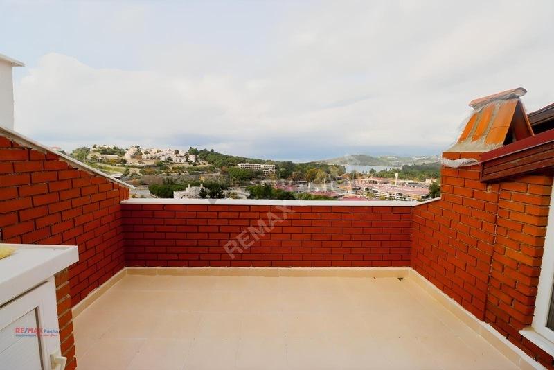 Kuşadası Bayraklıdedede Sitesinde 4+1,çift Cepheli Villa - 4