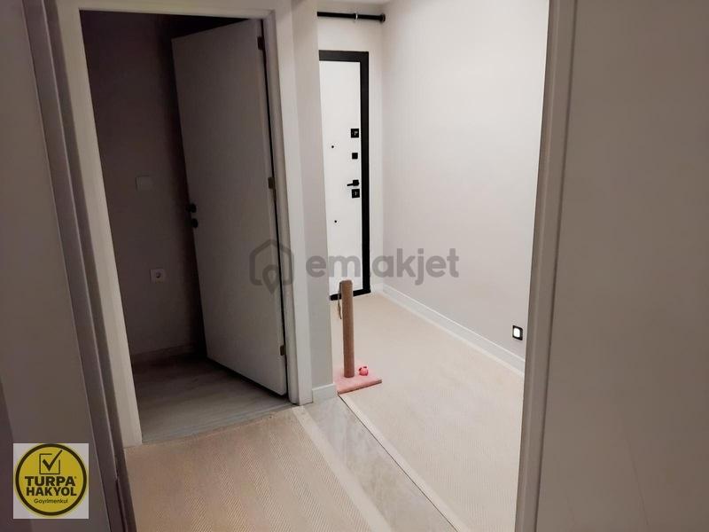 Satılık 3 Katlı Sıfır Tadilatlı Süper Bir Bina 2 Daire+ 1 Dükkan - 9