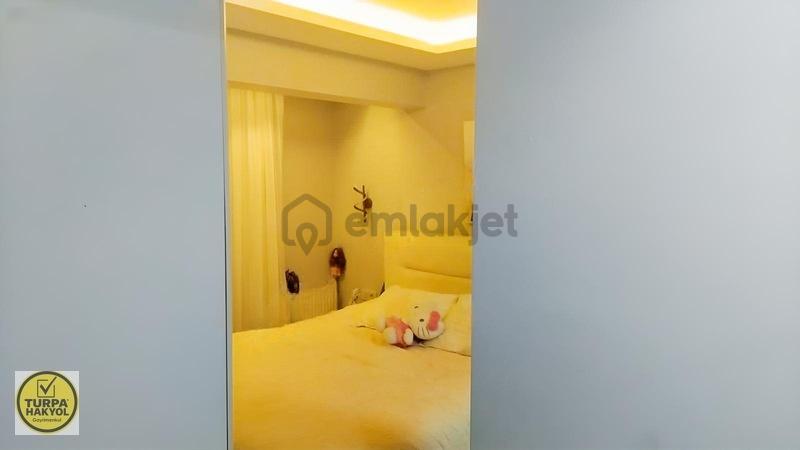 Satılık 3 Katlı Sıfır Tadilatlı Süper Bir Bina 2 Daire+ 1 Dükkan - 24