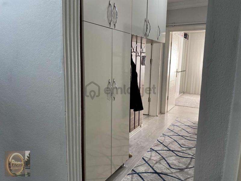 Roma 'dan Park Caddesin'de Satılık Bina - 12