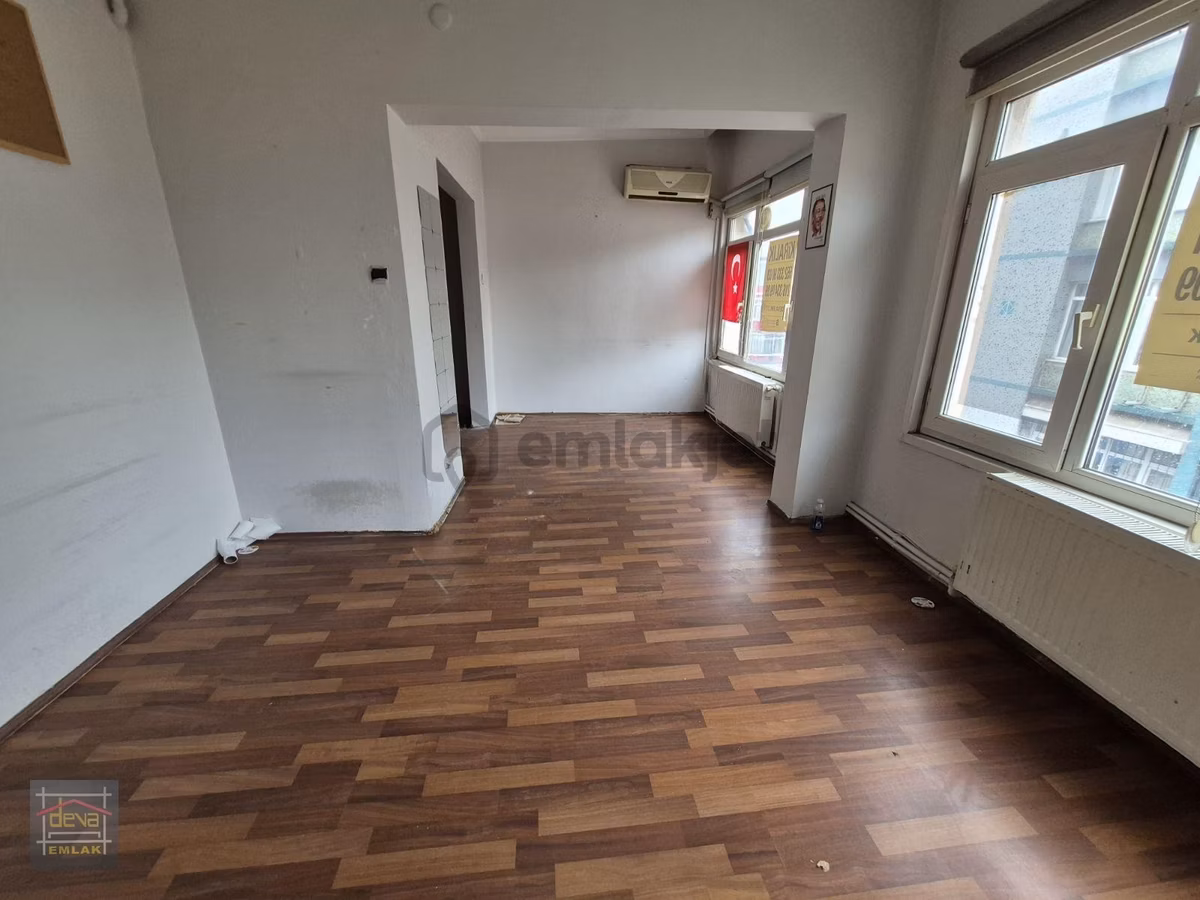 Deva'dan Halk Caddesi Dibinde Kombili Balkonlu 2+1 Ofis - 3