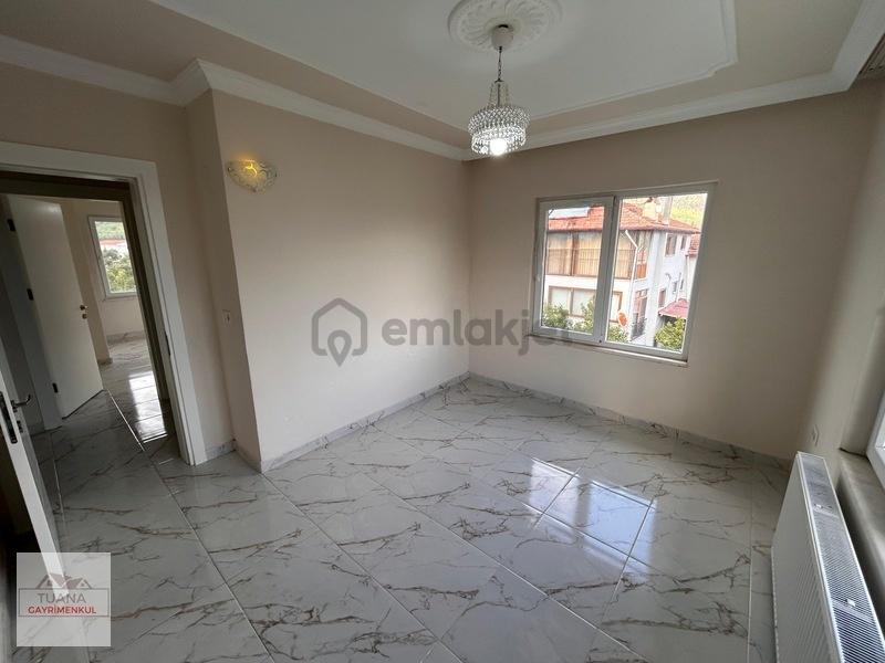 Tuana Emlak'tan Toparlar Mahallesi'nde Kiralık 3+1 Daire - 6