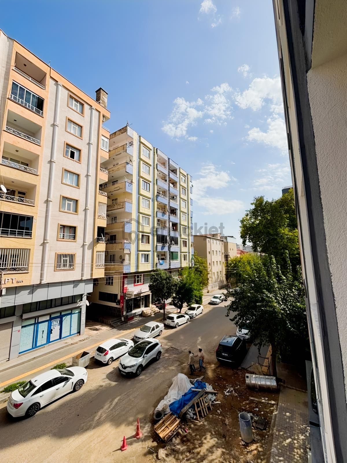 Kurtismailpaşa Sokakta Sıfır 2+1 Satılık Daire!!