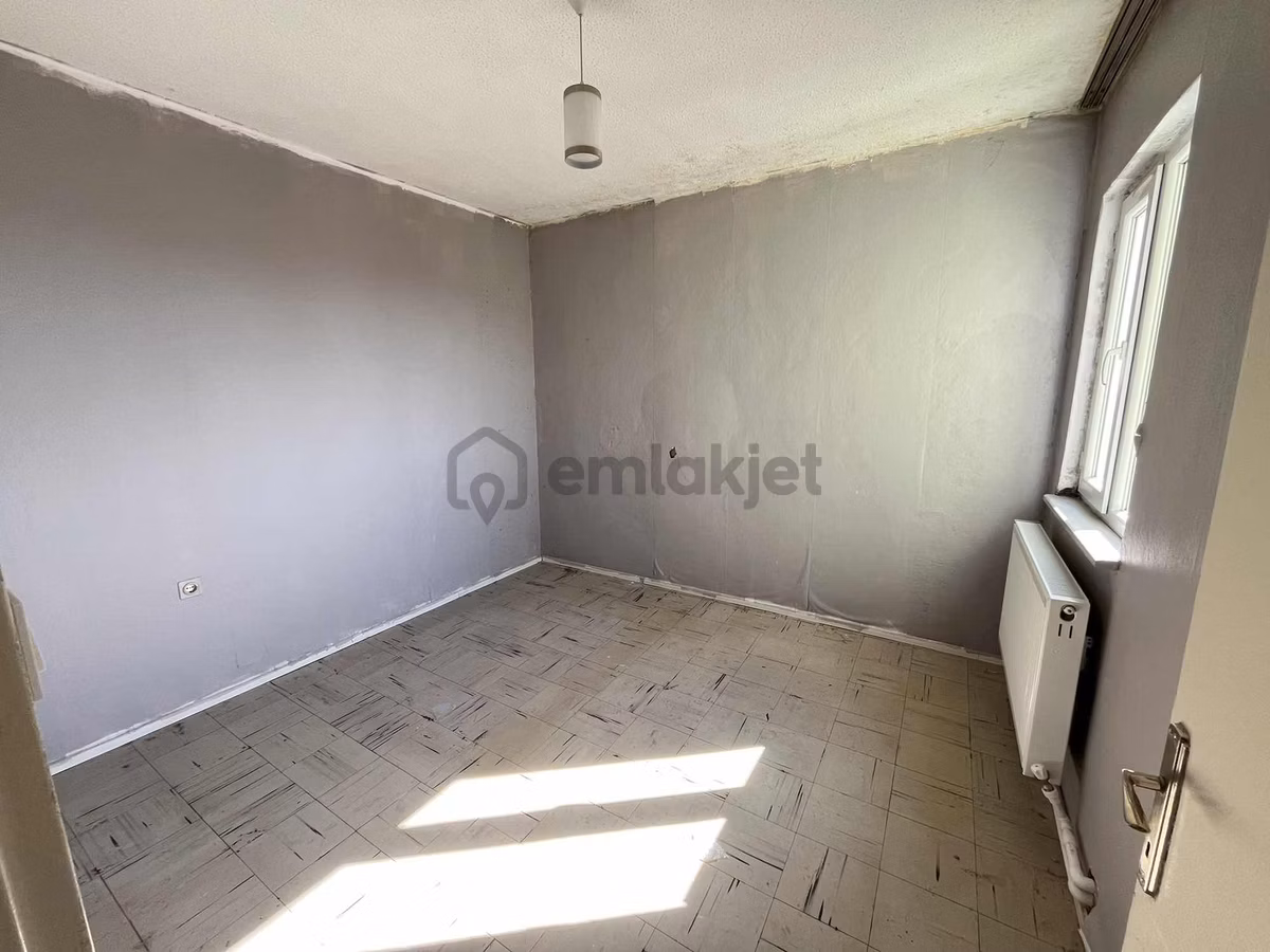Göçmen Konutlarında Kiralık 2+1 - 8