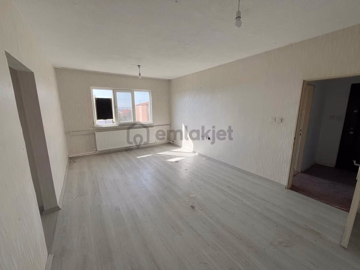 Göçmen Konutlarında Kiralık 2+1 - 5