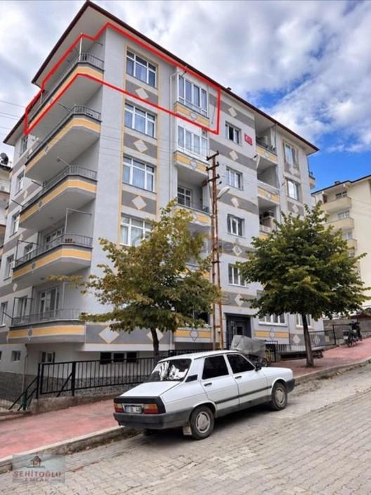 Çamlıca Mahallesi 3+1 Satılık 130 M2 Daire