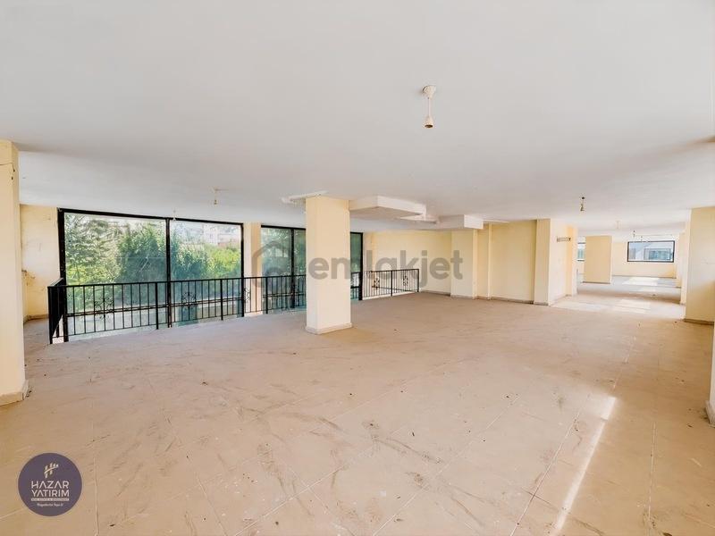 Meydanda 770 M² Bahçe Kullanımlı Kiralık İşyeri - 7
