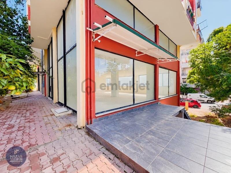 Meydanda 770 M² Bahçe Kullanımlı Kiralık İşyeri - 2
