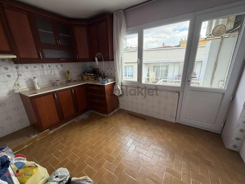 16 Remax Best Ofisinden Komple Satılık Bina - 13