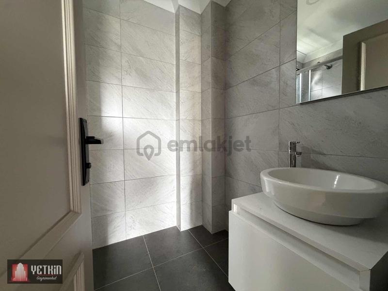 Yetkin'den Oba'da Kiralık 1+1 Daire - 19