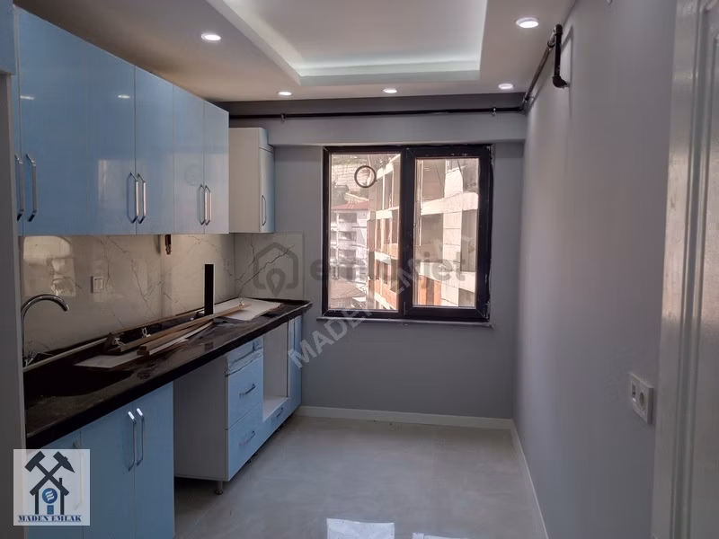 Mithatpaşa'da Merkezi Konumda Satılık 3+1 Daire (105m²) - 9