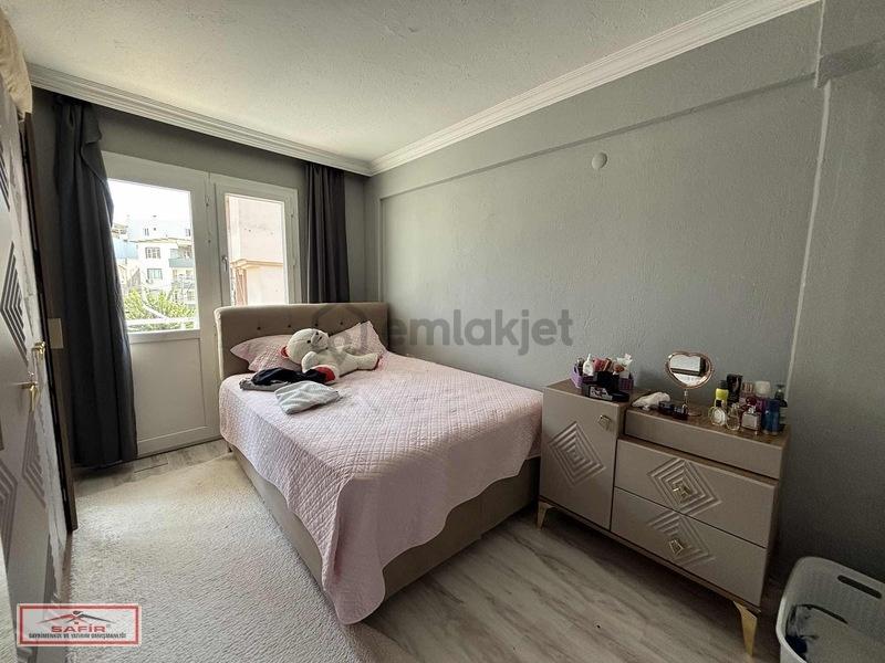 Safir'den Dükkanlı Satılık Komple Bina - 9