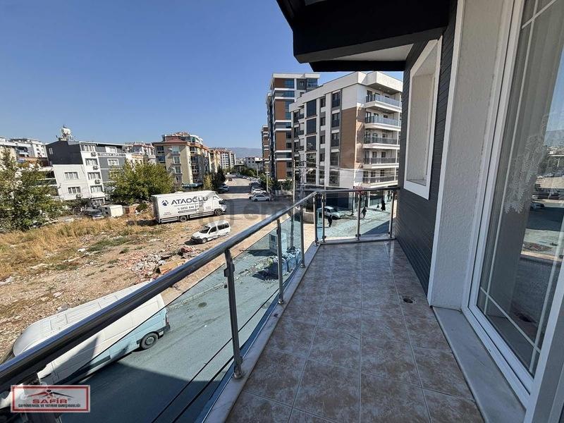 Safir'den Dükkanlı Satılık Komple Bina - 8