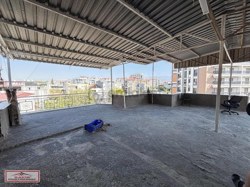 Safir'den Dükkanlı Satılık Komple Bina - 24
