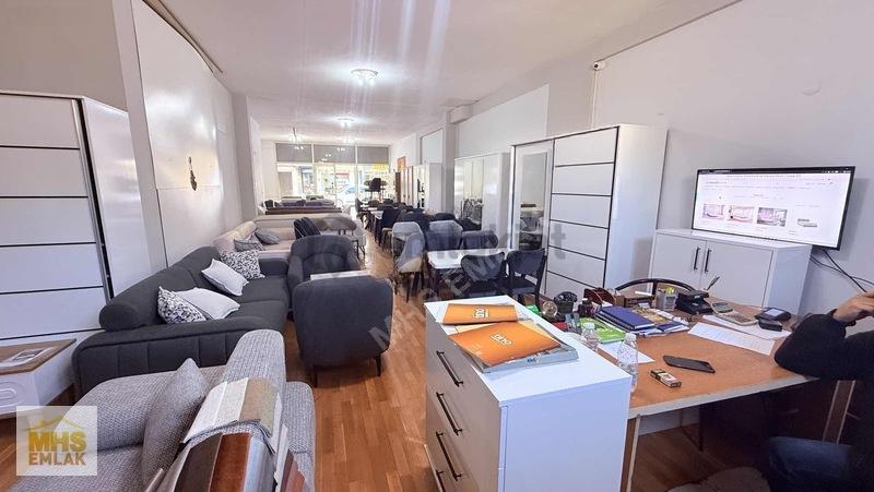 Seferihisar Girişinde 250 M² Mobilya Mağazası Devren Kiralık - 11