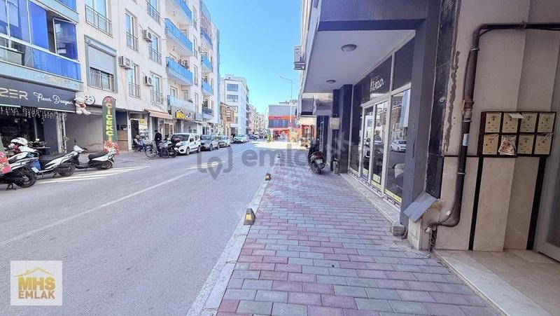 Seferihisar Girişinde 250 M² Mobilya Mağazası Devren Kiralık - 5
