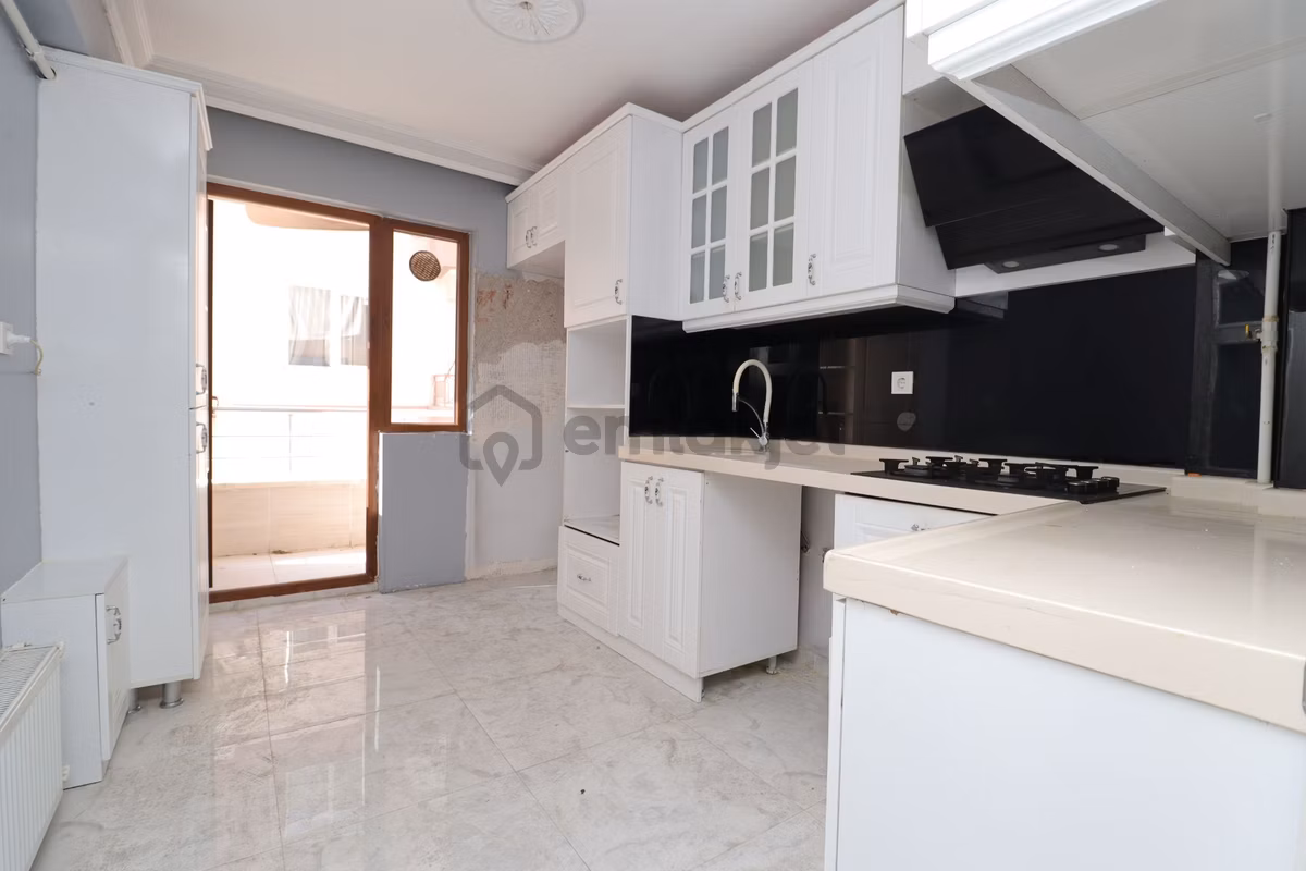 Akif'ten Piyade'de Ön Cephe Köşebaşı Yapılı 3+1 Satılık Daire - 4