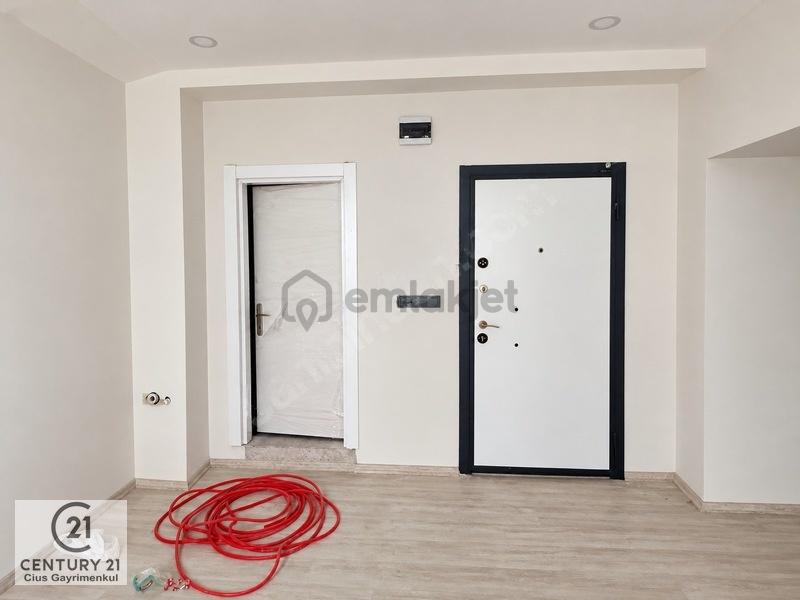 C21 Cius; Gemlik Merkezde Cadde Üzerinde Kiralık Ofisler - 4