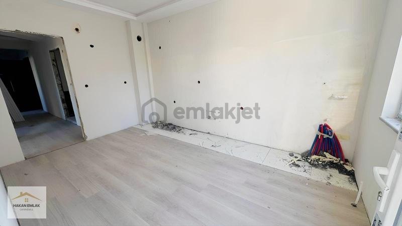 Hakan Emlaktan İkbal Kent Civarı Satılık Arakat 3+1 - 5